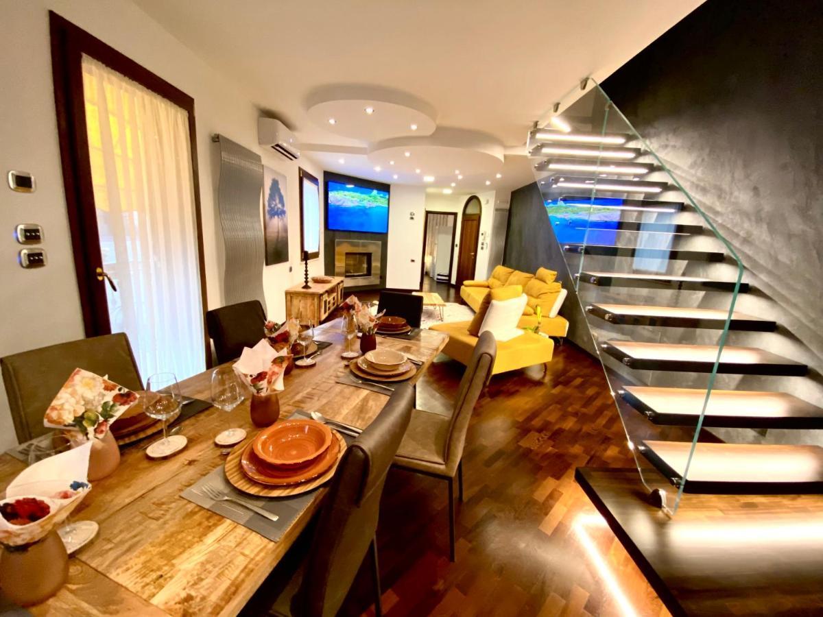 Wood Luxury House Appartement Pescara Buitenkant foto