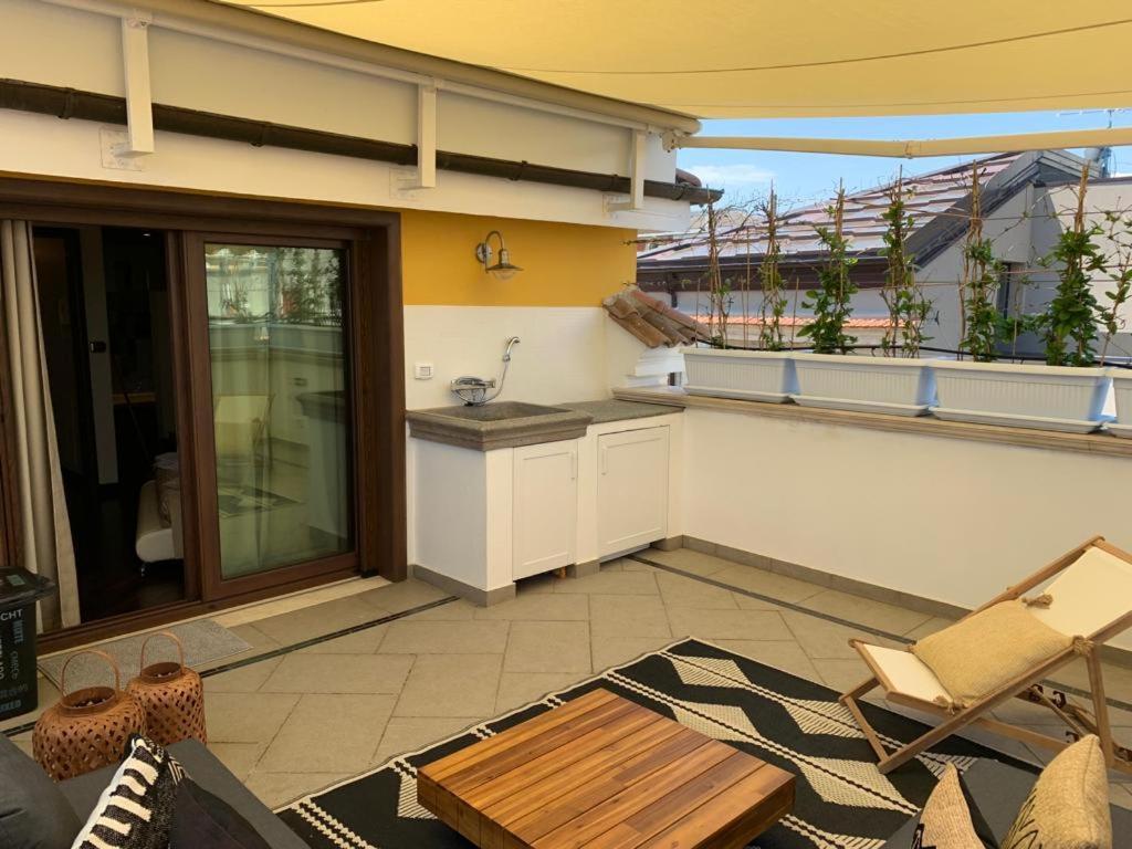 Wood Luxury House Appartement Pescara Buitenkant foto